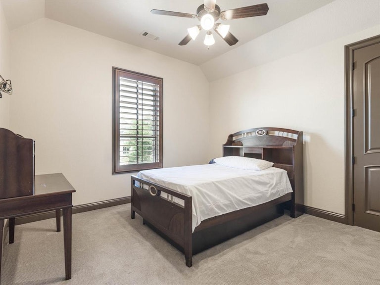 Photo 18 of 30 - 4636 Sidonia Ct, Fort Worth, TX 76126