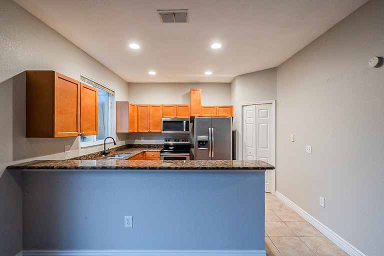 Photo 8 of 28 - 530 Parsley Ct, Kissimmee, FL 34759