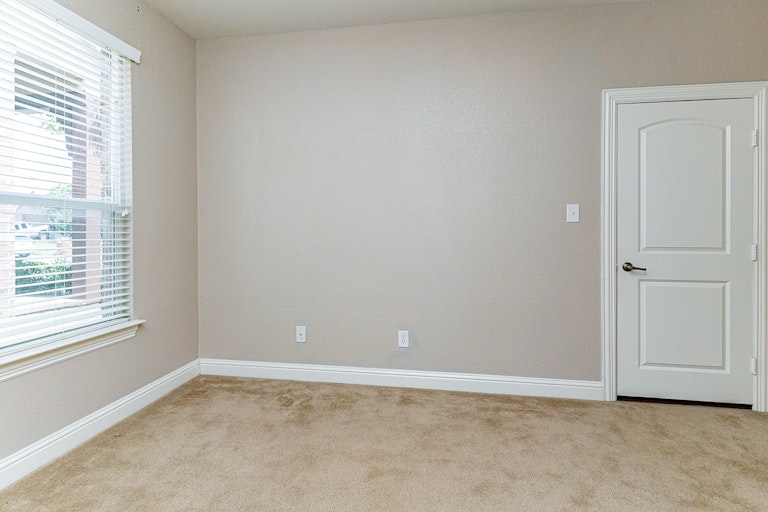 Photo 21 of 31 - 3904 Mustang Ave, Sachse, TX 75048
