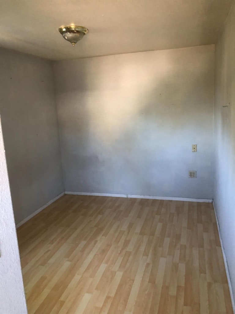 Photo 19 of 19 - 5080 Enrico Blvd, Sacramento, CA 95820