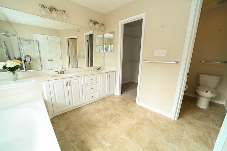 Photo 20 of 27 - 102 Lewey Stone Ct, Cary, NC 27519