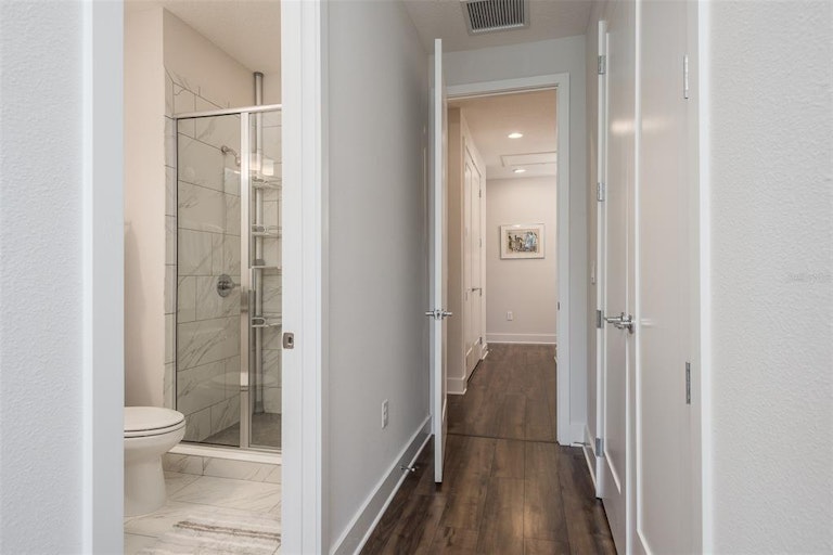 Photo 31 of 40 - 1150 25th St N, Saint Petersburg, FL 33713