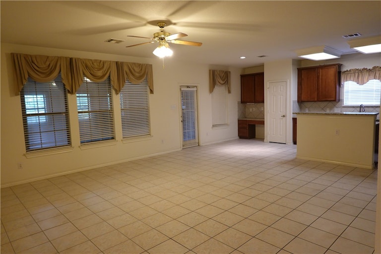 Photo 6 of 33 - 329 Island Oak Dr, Austin, TX 78748