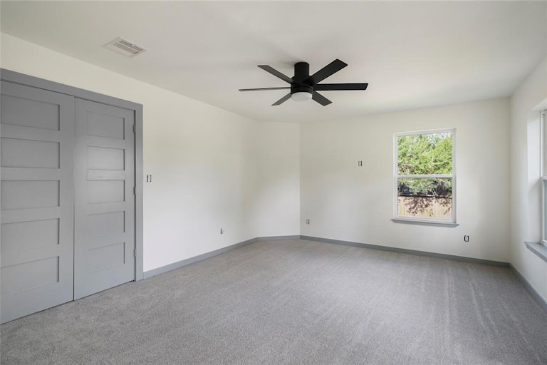 Photo 24 of 31 - 5402 Enchanted Mist Dr, Humble, TX 77346