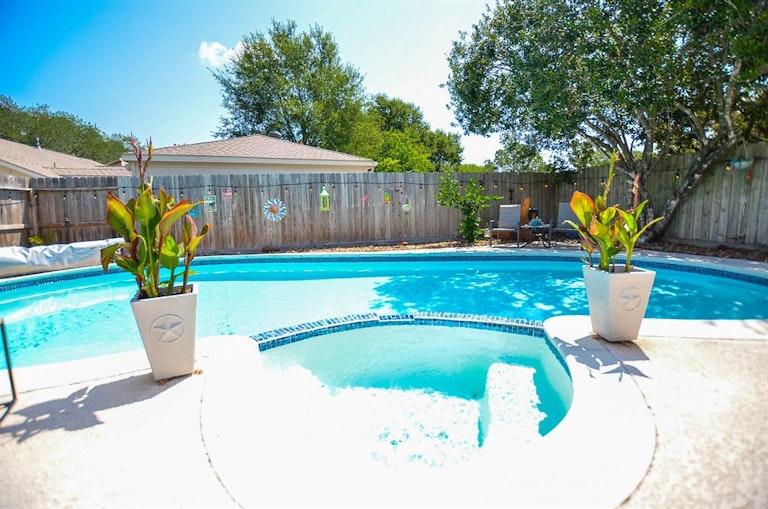 Photo 16 of 38 - 939 Hidden Canyon Rd, Katy, TX 77450