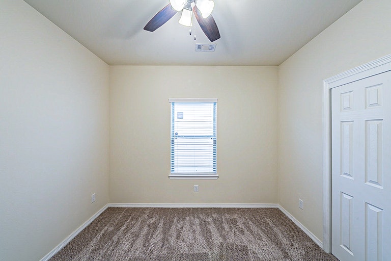 Photo 18 of 26 - 7235 Foxmoor Lake Ct, Humble, TX 77338