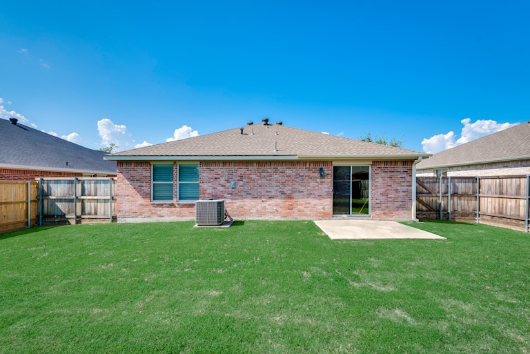 Photo 5 of 27 - 705 Baldwin Rd, Wylie, TX 75098