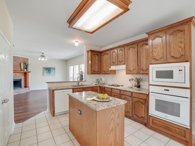 Photo 19 of 36 - 3720 Neptune Cir, Frisco, TX 75033