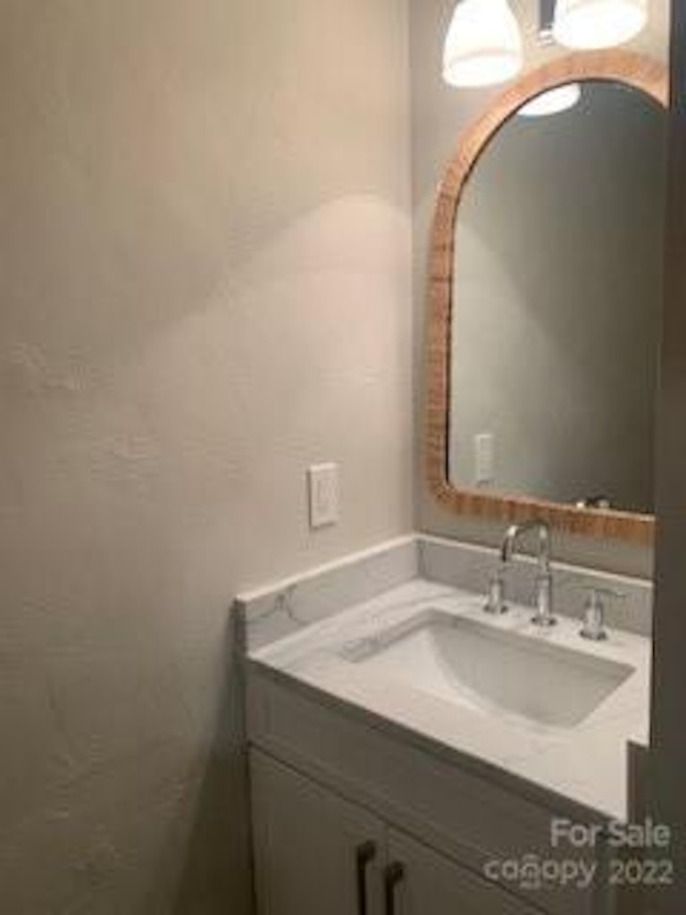 Photo 9 of 25 - 3807 Colony Crossing Dr, Charlotte, NC 28226