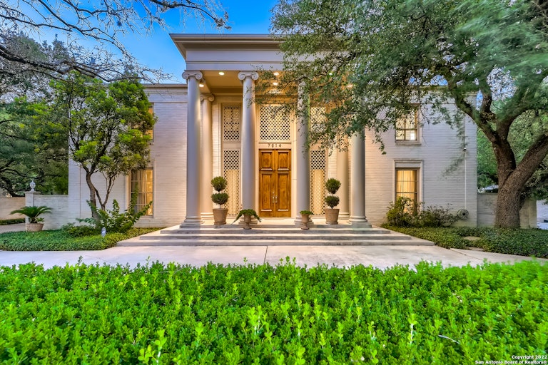Photo 1 of 38 - 7614 Woodhaven St, San Antonio, TX 78209