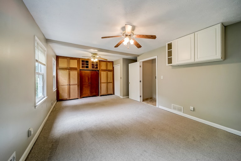 Photo 17 of 31 - 2519 Brocklin Dr, Grayson, GA 30017