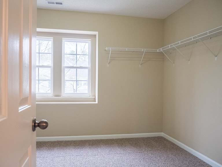 Photo 22 of 37 - 508 Hillview Dr, Durham, NC 27703