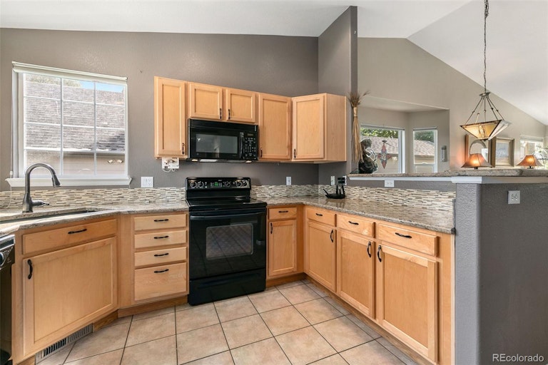 Photo 4 of 33 - 5126 E 119th Pl, Thornton, CO 80233