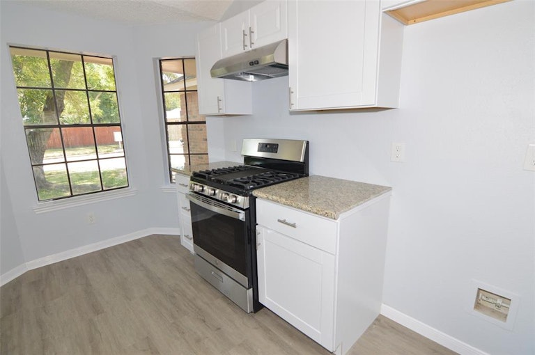 Photo 8 of 25 - 2527 Silver Trumpet Dr, Katy, TX 77449