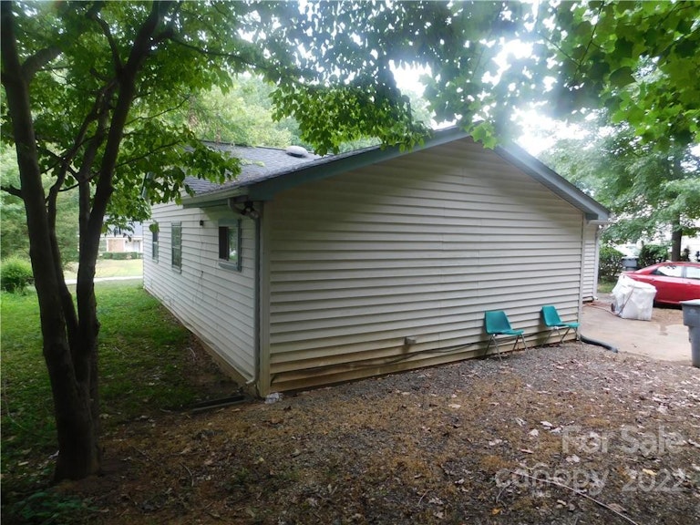 Photo 3 of 20 - 5731 Lawnmeadow Dr, Charlotte, NC 28216