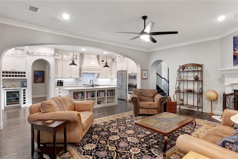Photo 9 of 35 - 7571 Orchard Hill Ln, Frisco, TX 75035