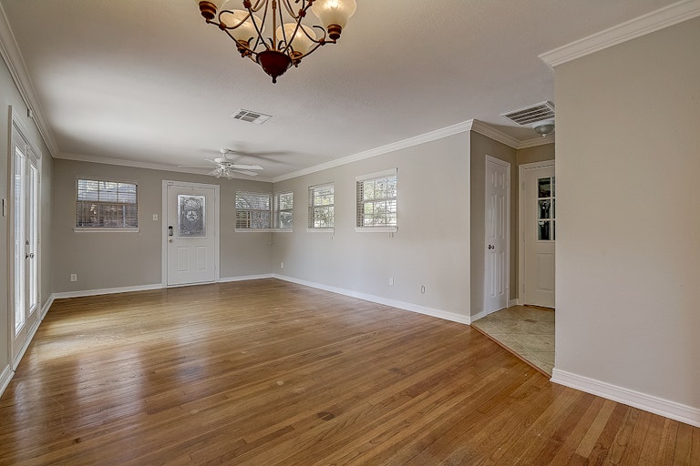 Photo 27 of 29 - 3470 Timberview Rd, Dallas, TX 75229