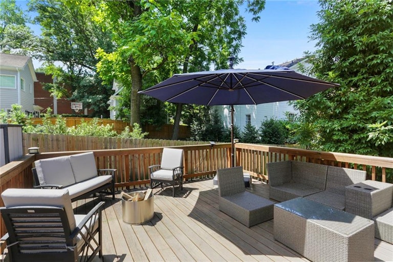 Photo 23 of 26 - 1984 Woodland Hills Ave NW, Atlanta, GA 30318