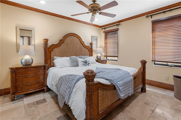 Photo 24 of 28 - 133 Agate Ave, Newport Beach, CA 92662