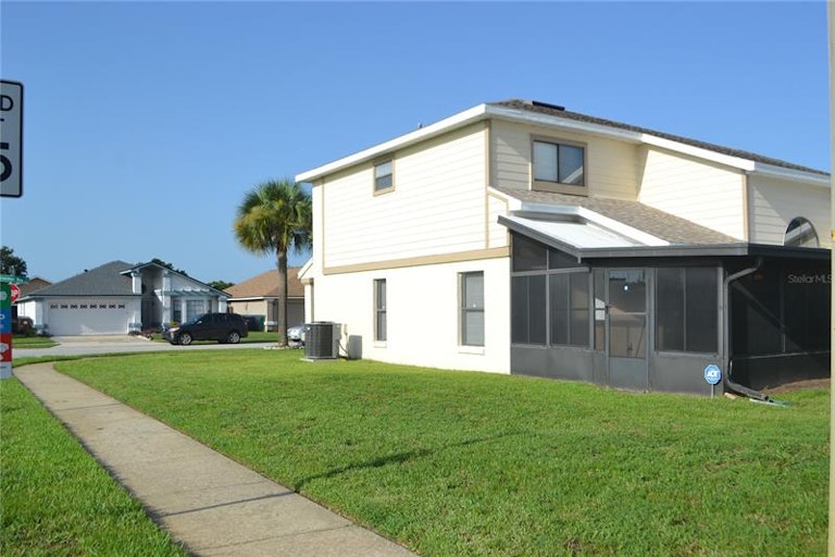 Photo 9 of 35 - 849 Horseshoe Bay Dr, Kissimmee, FL 34741