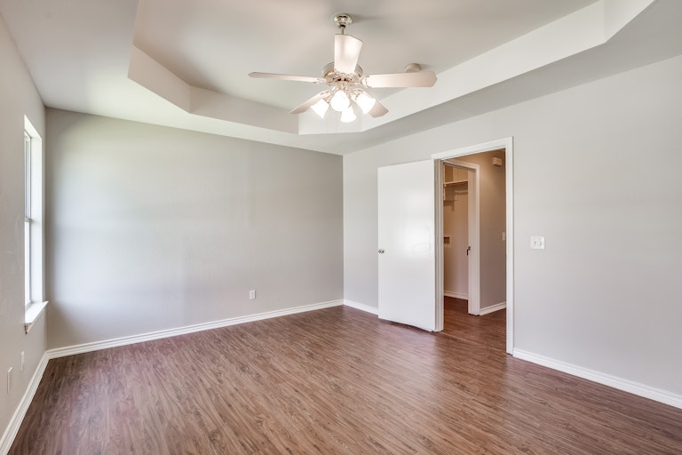Photo 17 of 30 - 627 Stagecoach Dr, Little Elm, TX 75068