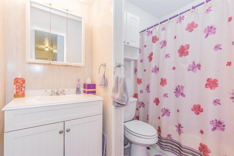 Photo 12 of 23 - 1413 Hillside Dr, Midlothian, TX 76065