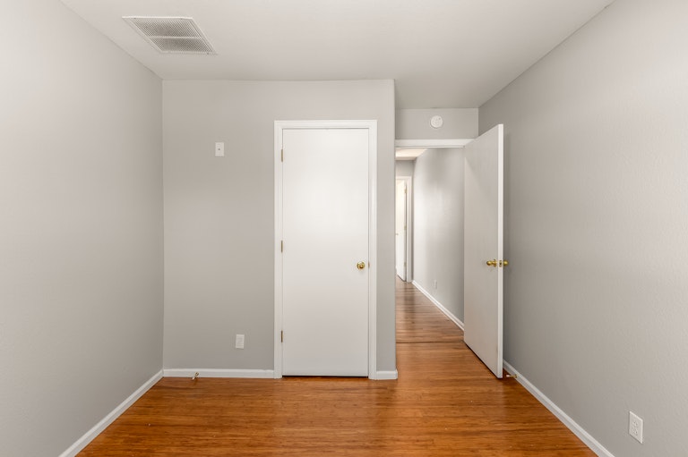 Photo 17 of 19 - 11052 Claude Ct, Northglenn, CO 80233