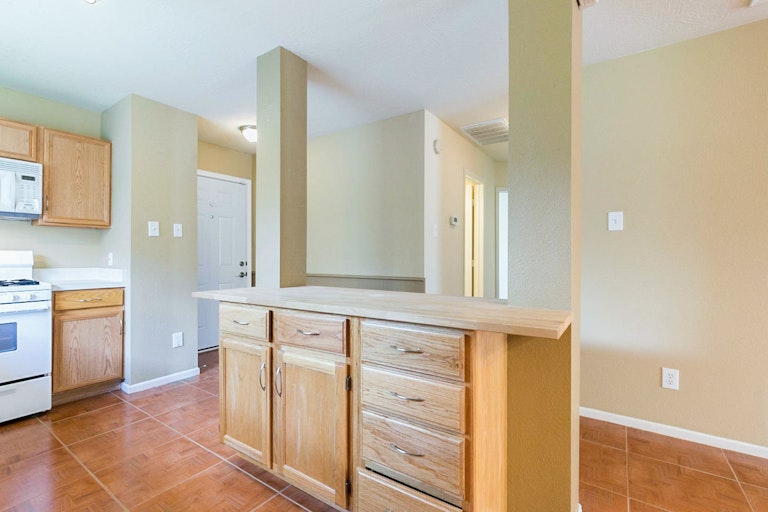 Photo 6 of 16 - 6129 Settlers Square Ln, Katy, TX 77449