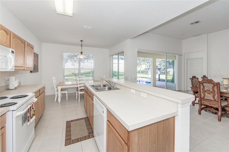 Photo 6 of 25 - 2650 Daulby St, Kissimmee, FL 34747