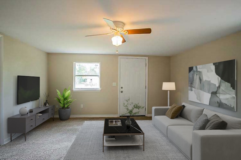 Photo 2 of 16 - 1401 E Voorhis Ave, Deland, FL 32724