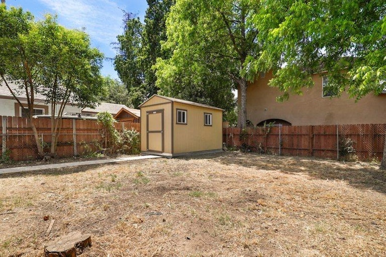 Photo 17 of 20 - 3452 38th St, Sacramento, CA 95817