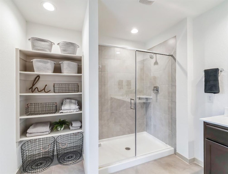 Photo 12 of 23 - 7307 Lakeway Bluff Ln, Richmond, TX 77407