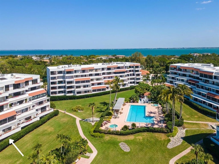 Photo 7 of 39 - 1485 Gulf Of Mexico Dr #103, Longboat Key, FL 34228