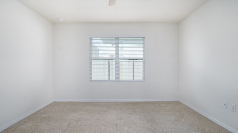 Photo 8 of 17 - 32641 Abby Lax Ln, Wesley Chapel, FL 33543