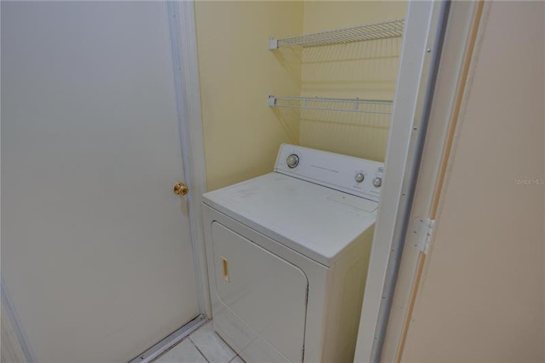 Photo 13 of 39 - 11007 Kenbrook Dr, Riverview, FL 33578