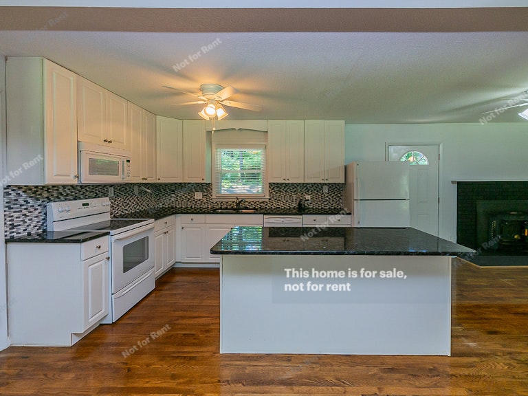 Photo 4 of 22 - 5304 Olive Rd, Raleigh, NC 27606
