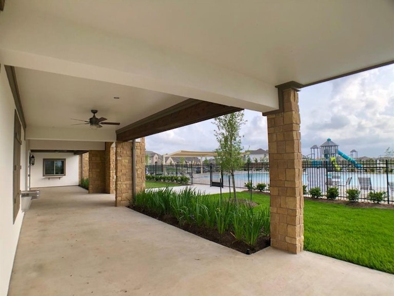Photo 5 of 16 - 4322 Redford Valley Rd, Rosharon, TX 77583