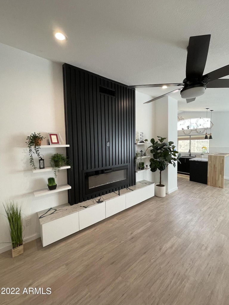 Photo 3 of 14 - 4629 E Hartford Ave, Phoenix, AZ 85032