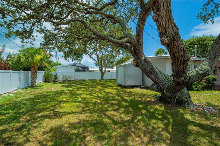 Photo 33 of 35 - 817 Harbor Dr S, Venice, FL 34285