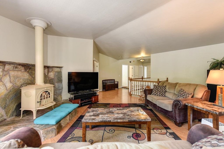 Photo 13 of 79 - 12136 Poplar Rd, Auburn, CA 95602