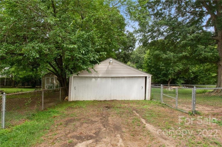 Photo 26 of 26 - 416 Ruth Ave, Kannapolis, NC 28083
