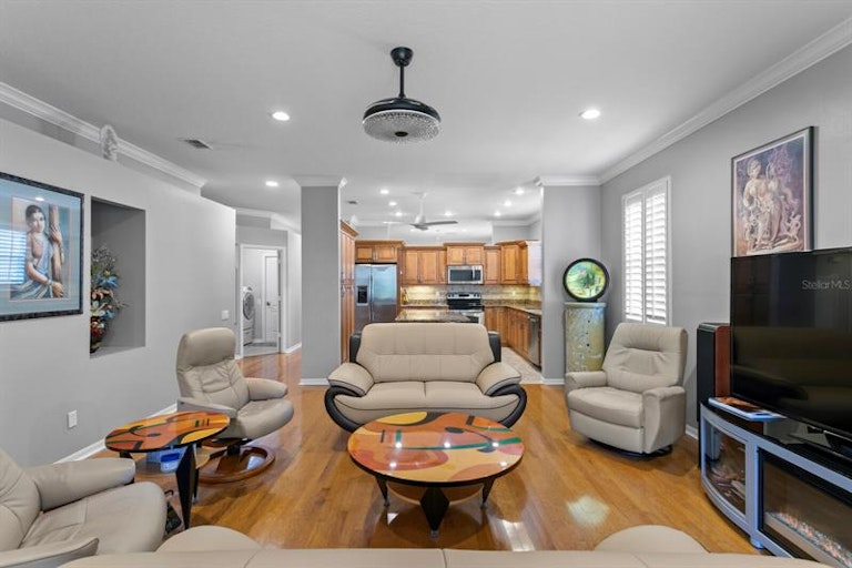 Photo 11 of 44 - 9313 Hunters Park Way, Tampa, FL 33647