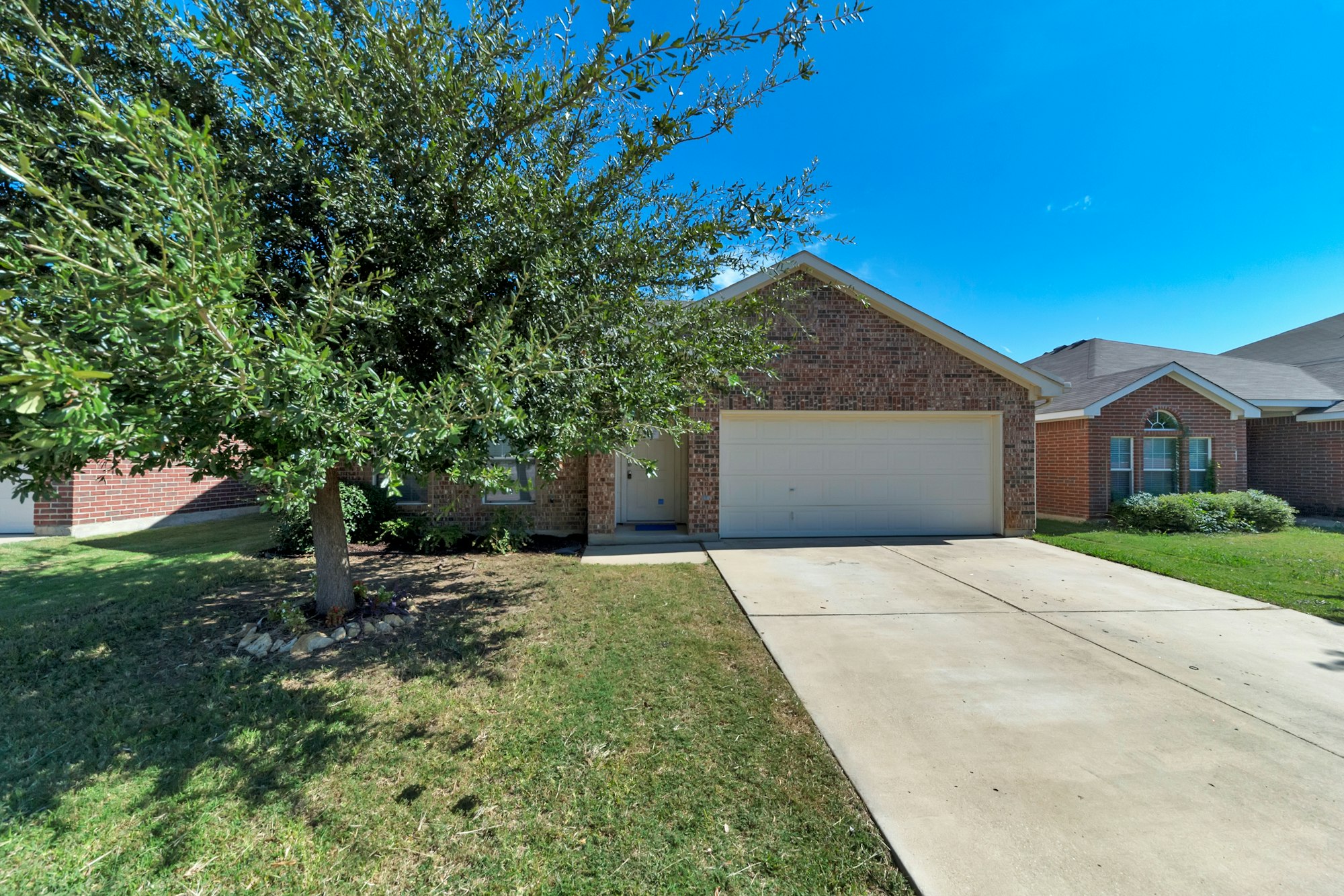 Photo 1 of 16 - 8836 Chaps Ave, Fort Worth, TX 76244