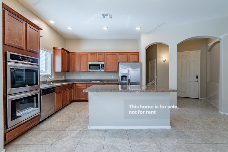Photo 2 of 15 - 9108 W Spanish Dagger Dr, Marana, AZ 85743