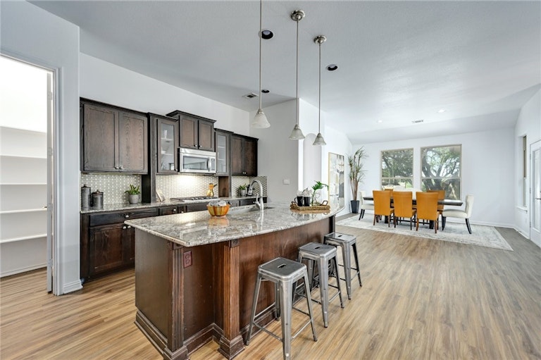Photo 8 of 31 - 1008 Winding Way Dr, Georgetown, TX 78628