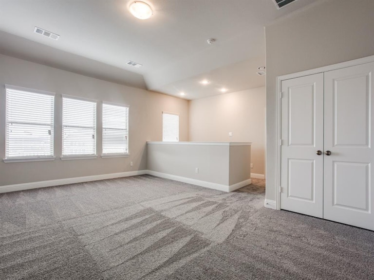 Photo 9 of 12 - 12750 Royal Oaks Ln, Dallas, TX 75234