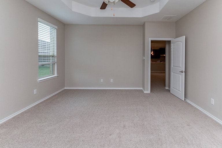 Photo 17 of 25 - 8945 Jewel Flower Dr, Fort Worth, TX 76131