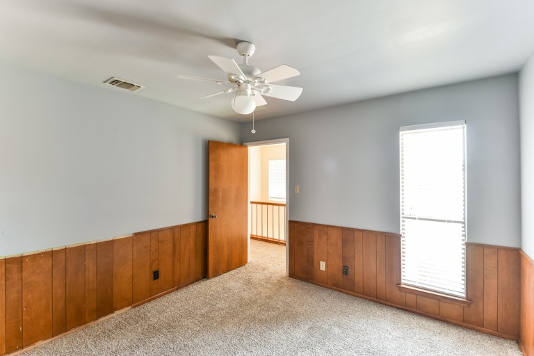 Photo 15 of 25 - 5801 Winterhaven Dr, Windcrest, TX 78239