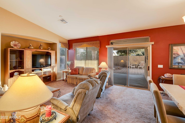 Photo 10 of 59 - 4921 S Peach Willow Ln, Gilbert, AZ 85298