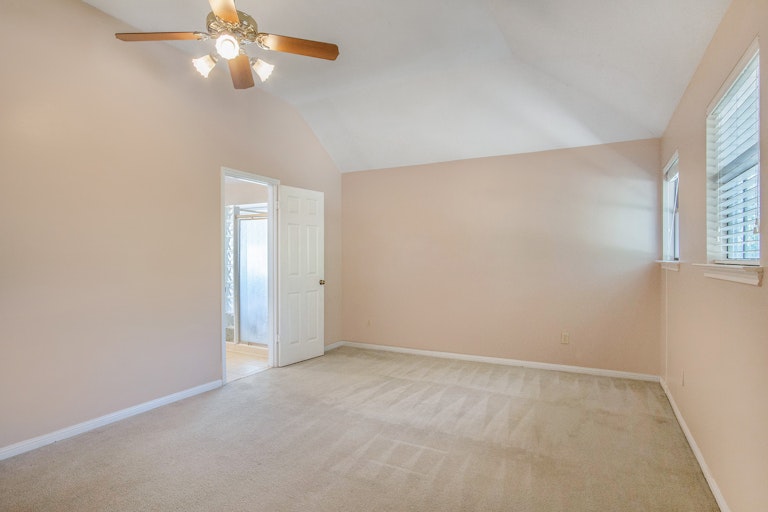 Photo 14 of 17 - 3838 Beckett Ridge Dr, Humble, TX 77396